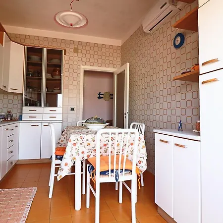 Holiday home Casa Vacanza Dante Alighieri 8 *